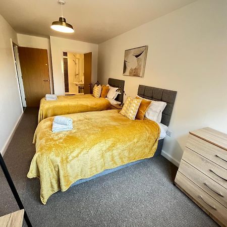 2 Bedroom, 2 Bathroom Modern Apartment Close To Ocean Village, Free Parking, Single Or Double Beds Southampton Exterior photo