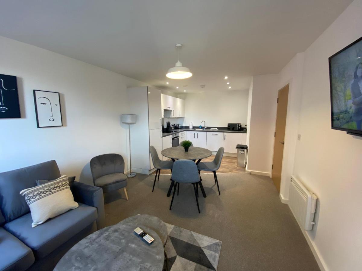 2 Bedroom, 2 Bathroom Modern Apartment Close To Ocean Village, Free Parking, Single Or Double Beds Southampton Exterior photo