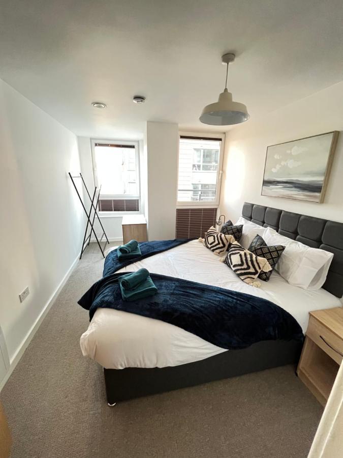 2 Bedroom, 2 Bathroom Modern Apartment Close To Ocean Village, Free Parking, Single Or Double Beds Southampton Exterior photo